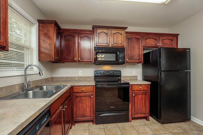 Building Photo - 100 Amos Springs Way