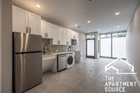 Building Photo - 5416 W Belmont Ave