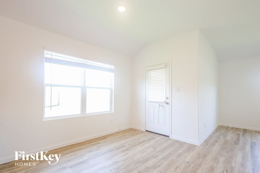 Building Photo - 1710 Morse Way