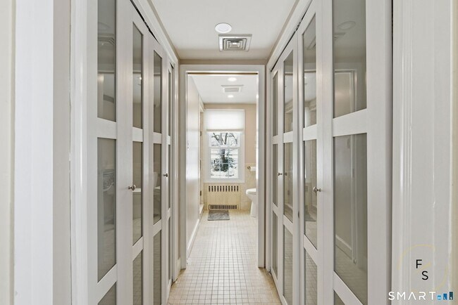 Building Photo - 508 Highland St