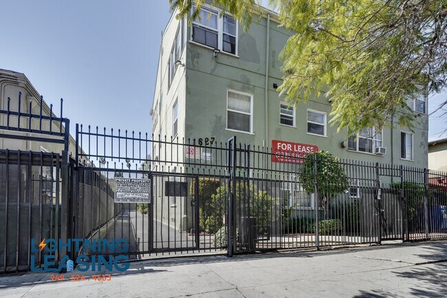 Building Photo - 1624 Normandie-3D