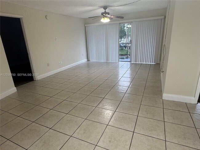 Building Photo - 4235 N University Dr