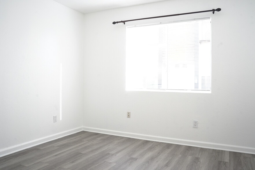 Guest Room - 3641 Clayton Rd