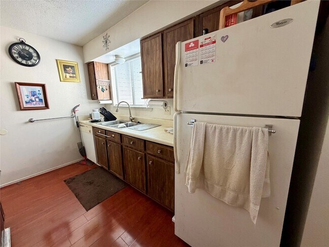 Building Photo - 6701 Sands Point Dr