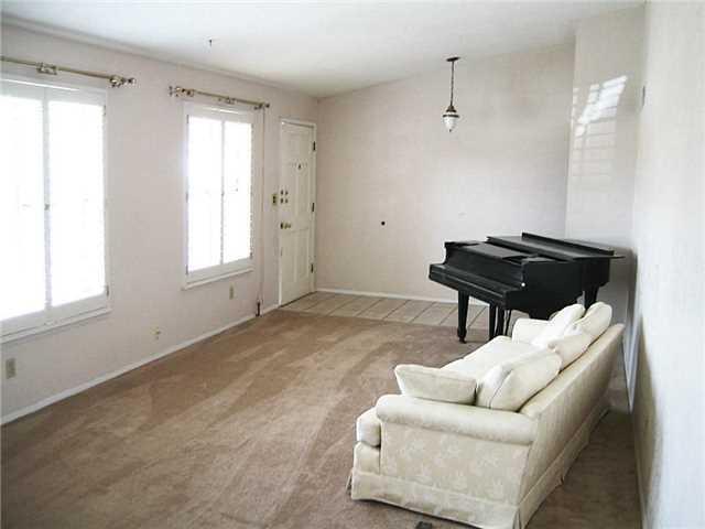 Building Photo - 6725 Paseo Redondo Ave