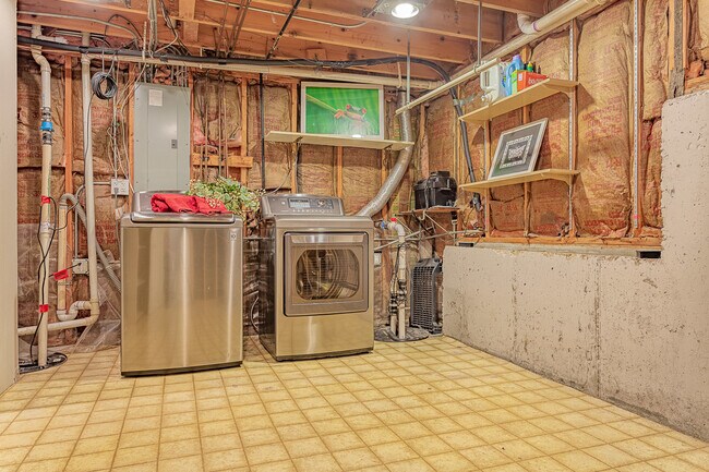 Building Photo - 1490 Paisley Ct