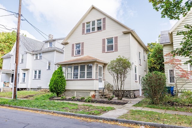 Building Photo - 12 Benton St