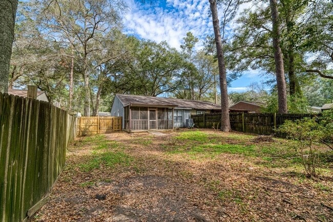 Building Photo - 2039 Hanover Ct