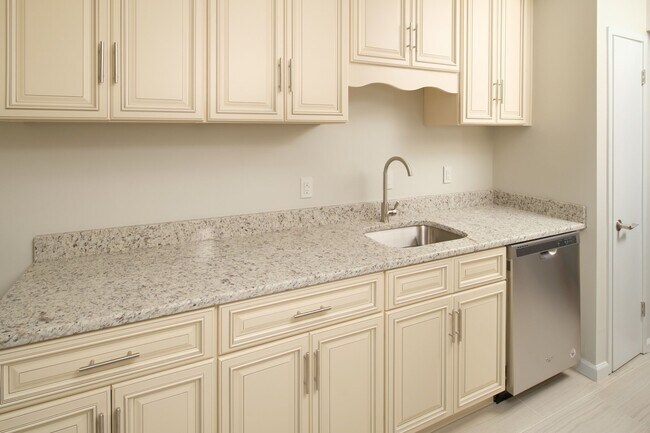 Building Photo - 138 Duvall Ln