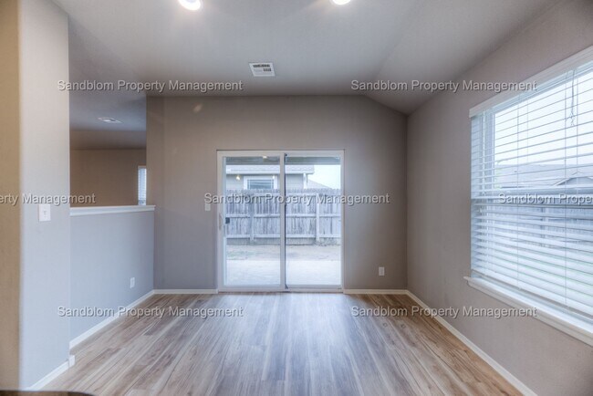 Building Photo - FOR LEASE | Jenks | $1900 Rent + $1900 Dep...