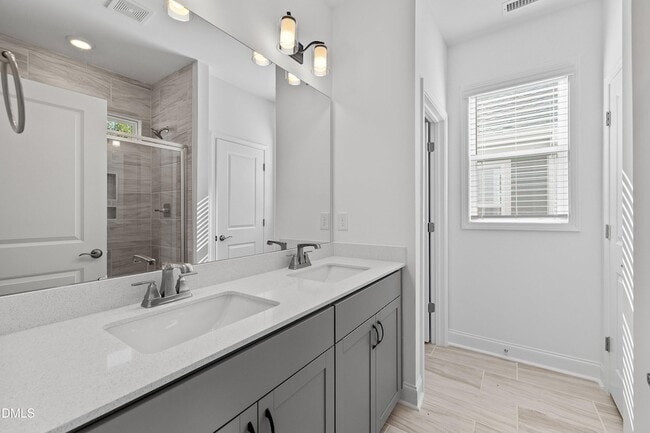 Building Photo - 115 Swain St