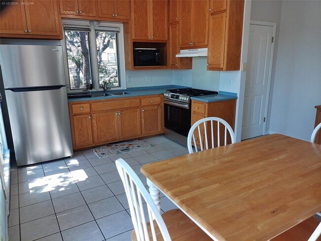 Building Photo - 525 Northwood Hills Dr