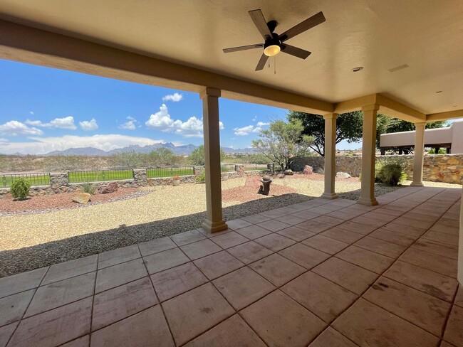 Building Photo - Gorgeous 3 Bedroom Home in Sonoma Ranch  *...