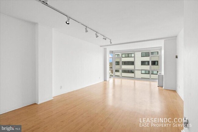 Building Photo - 1545 18th St NW