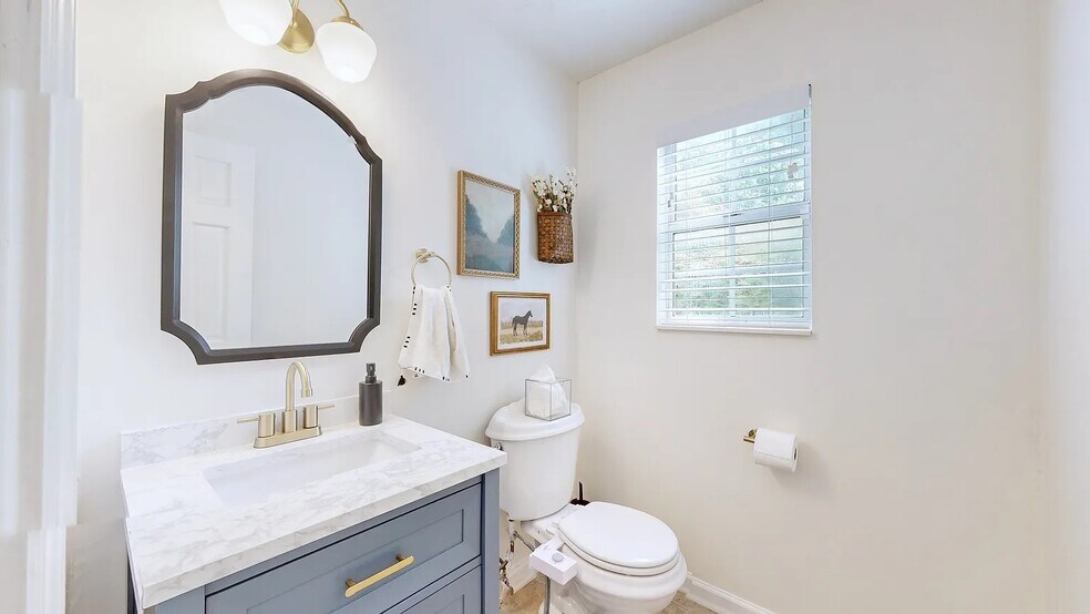 Building Photo - 604 Old Lebanon Dirt Rd