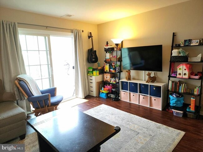 Building Photo - 4540 Rosemarie Dr