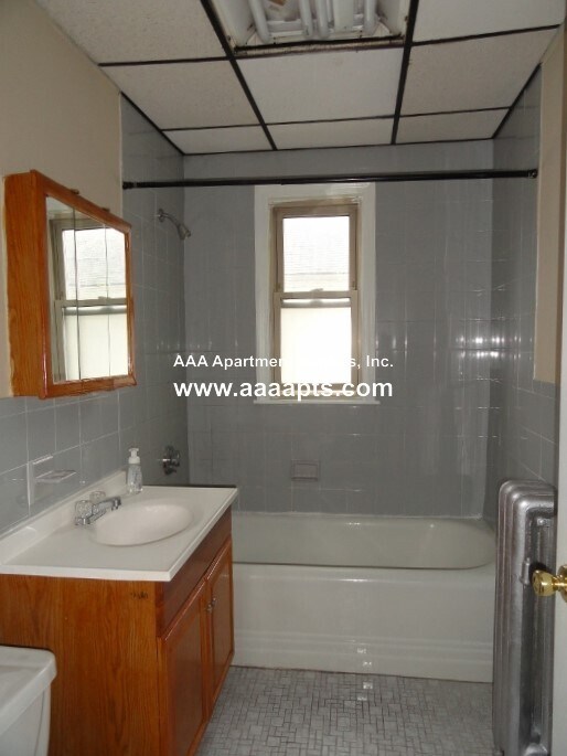 Building Photo - 108 Lyme St