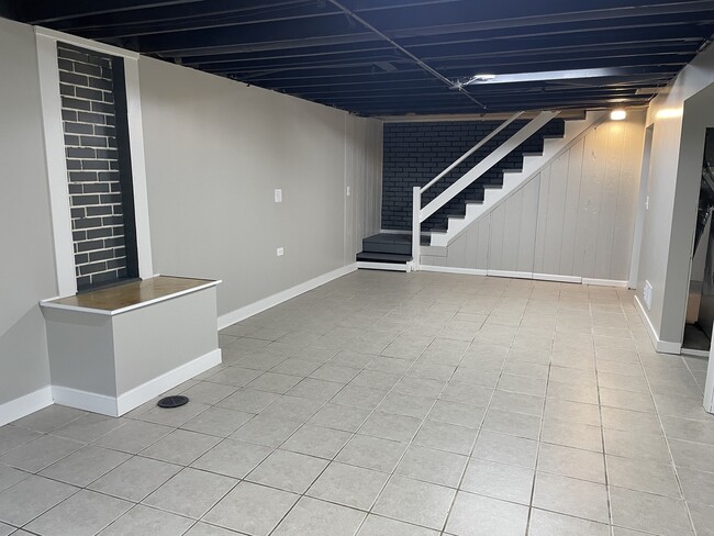 Building Photo - 1414 Ardmore Dr