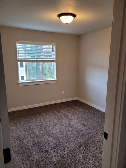 Building Photo - 9152 184th Avenue East