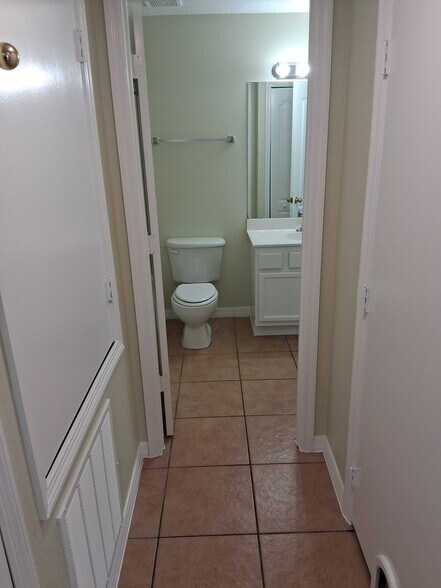 Building Photo - 1105 Monticello Ln