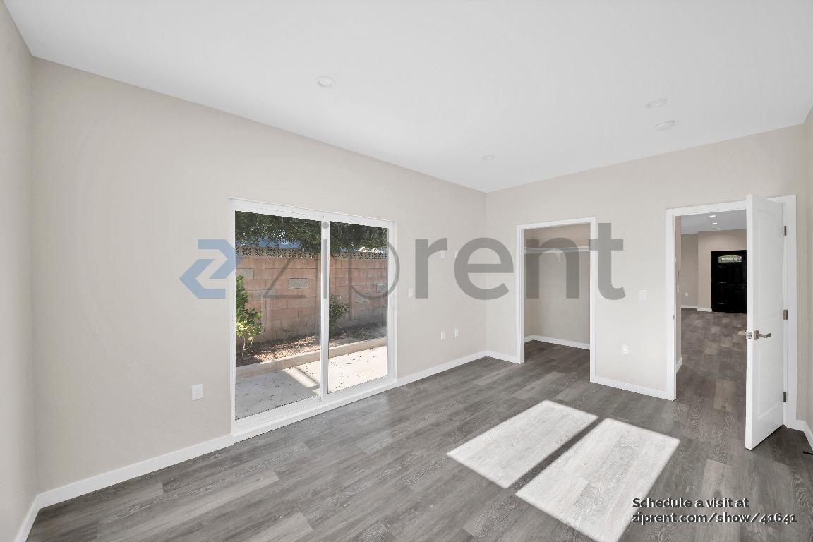 Building Photo - 22657 Strathern St