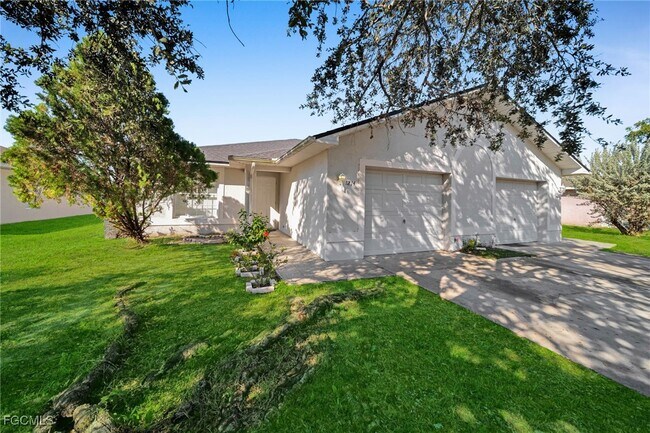 Building Photo - 1214 SE 24th Ave