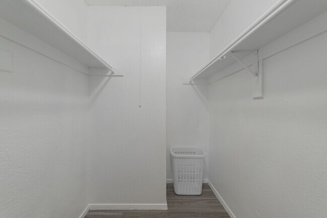 Building Photo - 2529 Thomason Cir