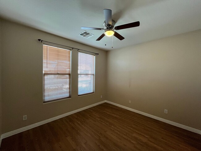 Building Photo - 5 Bedroom Home in the Montelena Neighborho...