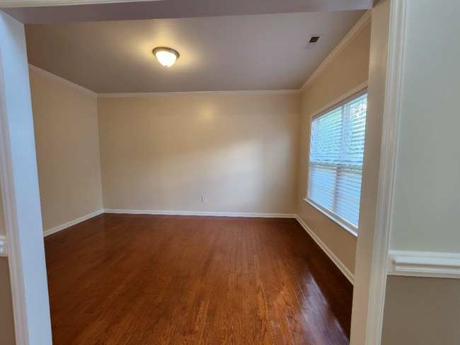 Building Photo - 317 Timber Meadow Lake