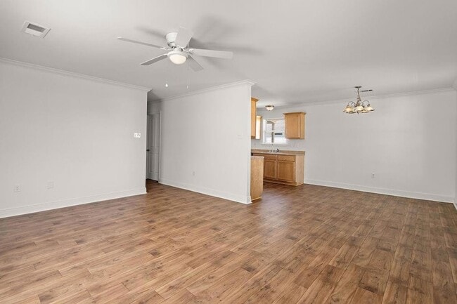 Building Photo - 407 W 33rd Ave