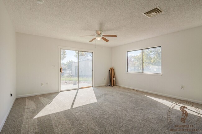 Building Photo - 659 Middleridge Dr