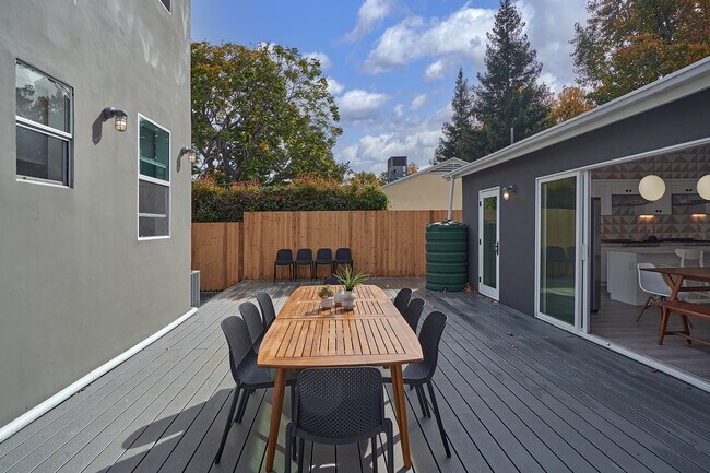 Patio Area - 2712 Westwood Blvd