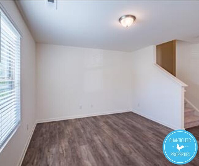 Building Photo - 10 Rochambeau Ct