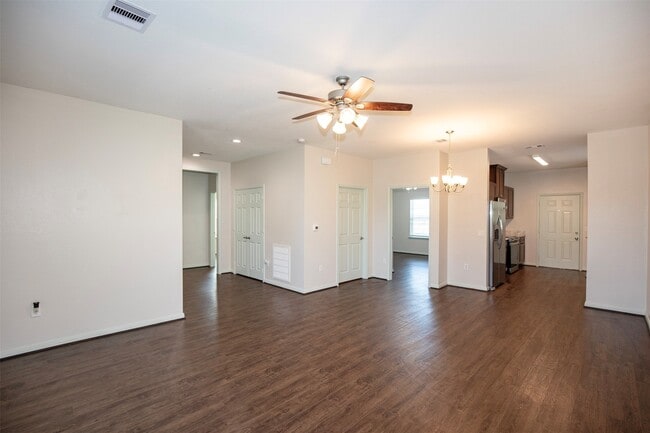 Building Photo - 2016 H Ave