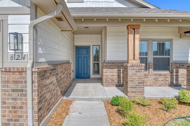 Building Photo - 624 Caladium Dr