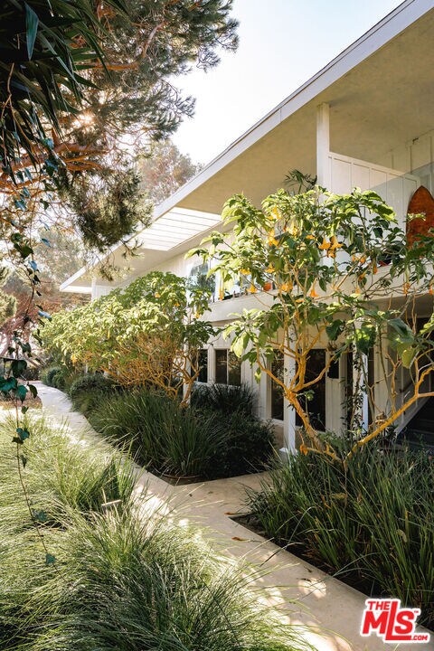 Building Photo - 6465 Sycamore Meadows Dr