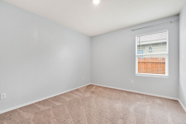 Building Photo - Charming 3 Bed 2 Bath Home near Helotes!