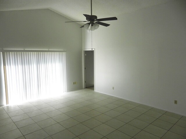 Building Photo - 2955 Talladega Dr