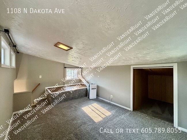 Building Photo - 1108 N Dakota Ave