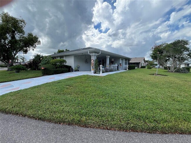 Building Photo - 2104 Hereford Dr