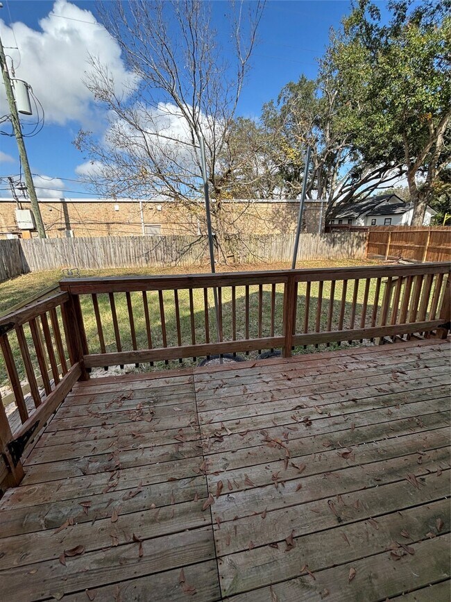 Building Photo - 5424 4th St