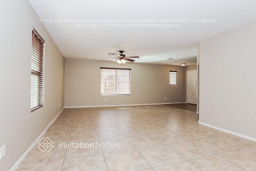 Building Photo - 2241 S Buckaroo Trail