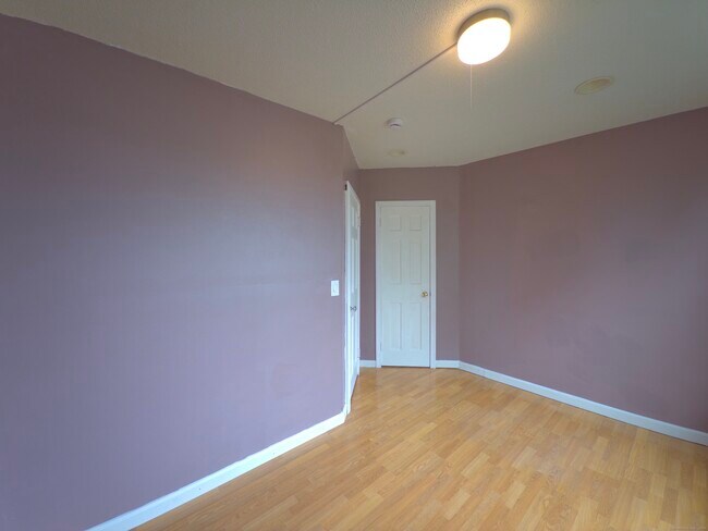 Building Photo - 421 Wethersfield Ave