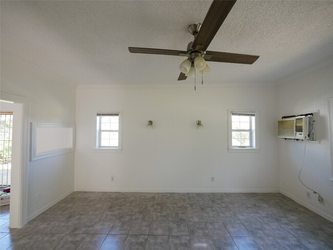Building Photo - 6124 Goforth St