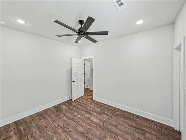 Building Photo - 24 Cromarty Dr