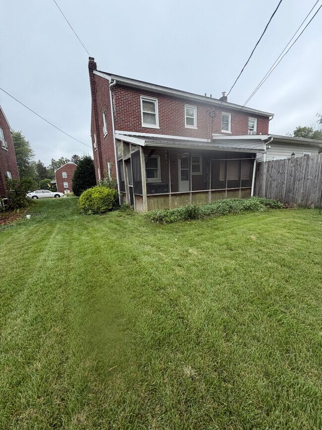 Building Photo - Grandview Heights 3 bd home