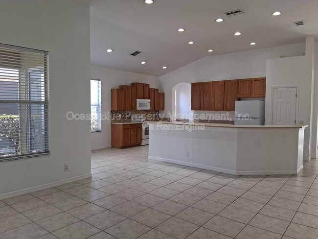 Building Photo - 10214 Evergreen Hill Dr