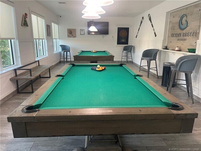 Building Photo - 118 NE Bay Dr