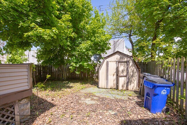 Building Photo - 11519 Carolina Ave
