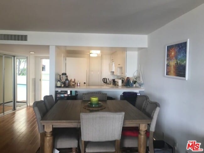 Building Photo - 4314 Marina City Dr
